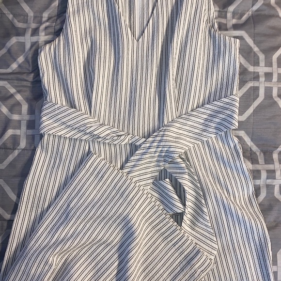 Cutest striped jumpsuit - Picture 2 of 2